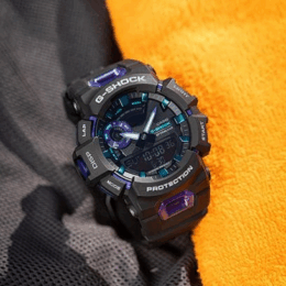 Relógio Casio G-Shock GBA-900-1A6DR G-Squad resina preta detalhes roxos analógico-digital