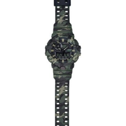 Relógio Casio G-Shock GA-700CM-3A em resina verde cáqui com estampa camuflada na caixa e na pulseira