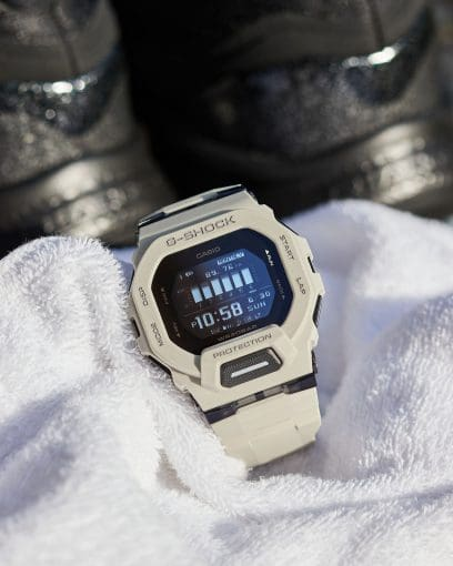 Relógio Casio G-Shock GBD-200UU-9DR Off-White Bluetooth - Imagem 2